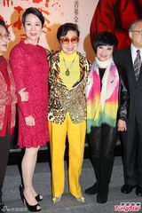 组图：白雪仙不敢上台怕吓人 陈宝珠怕师傅