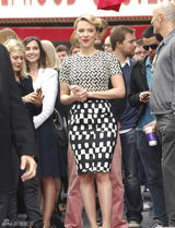 组图：斯嘉丽-约翰逊红毯各种美丽造型集锦