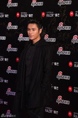 高清图：2011网络盛典红毯陈坤压轴亮相人气旺