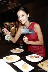 组图：Lisa S捉小三靠自己 杨洛婷胸部升级