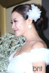 组图：韩团Clazziqua成员Horan举行甜蜜婚礼