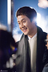 组图：郑宇高雅拉广告照曝光 浓情蜜意似情侣