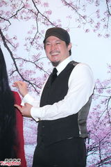 组图：叶佩雯郭伟亮浪漫大婚 陈奕迅喜当兄弟团