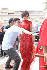 组图：Ella订婚宴现场图曝光 大花轿喜庆阿雅送祝福