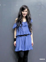 幻灯图：阿娇自封专业演员 与方力申合作有感觉 