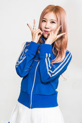 独家高清图：蜡笔团Crayon Pop对话新浪娱乐