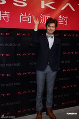 组图：陈柏霖鼓励选手自信 理想情人要独一无二