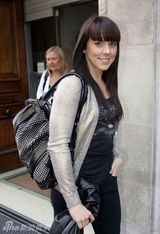 组图：艾玛-沃特森引领风尚女星钟爱铆钉包