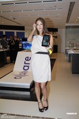 组图：谢婷婷与古天乐出席活动 曝谢贤老花打错电话