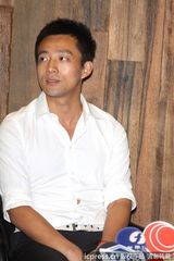 组图：汪小菲火速澄清未欠薪 上衣绷开闹笑话