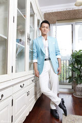 组图：杨志刚写真冷峻散发内在魅力