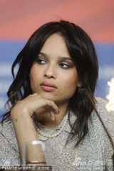 高清组图：《仰天长啸》发布 重磅女星丝迪贝撑场