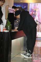 组图：张卫健赶赴台湾悼念杨登魁