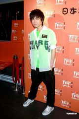 高清组图：古巨基代言日本料理 尝试炮制北海道雪糕