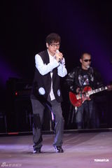 高清图：张惠妹罗大佑杨乃文摇滚个唱High翻全场