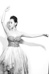 高清图：白冰写真尝试多变风格 高贵典雅似赫本