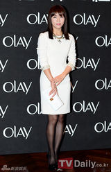 组图：韩星河智苑举办《Get童颜》粉丝签名会