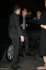 组图：舒淇王家卫现身张震婚礼引骚动