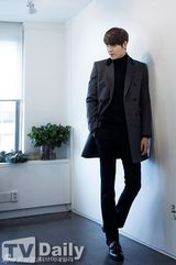 组图：金宇彬塑造人物靠百问百答 自曝暗恋老师