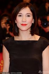 组图：柏林红毯 西贝尔-凯基莉黑白礼服亮相