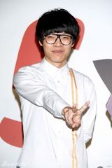 幻灯组图：歌手卢广仲准备考试 如未考取将面临当兵 