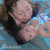 组图：盘点欧美女歌手素颜 碧昂斯美艳水果姐雷人