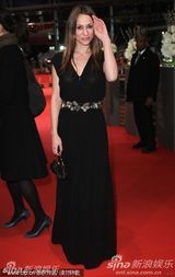 高清组图：《六楼的女人》首映礼 娜塔丽娅深V惊艳 