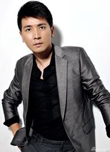 高清图：保剑锋写真魅力十足 讲述演绎生涯悲与欢