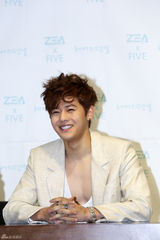 高清组图：韩团帝国之子分队首唱会 将发新曲