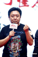 幻灯：郭德纲献“初吻”恶搞唐伯虎 笑言不如自己