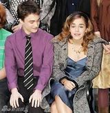 幻灯图集：好莱坞女星美胸诱人 盘点身边尴尬人