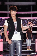 组图：庾澄庆新节目改当红娘 与隋棠被凑对显尴尬