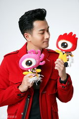 组图：刘恺威贺岁写真“红”运当头送祝福