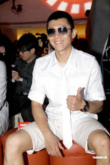 高清组图：夏雨苗圃等出席男士体面大奖颁奖礼