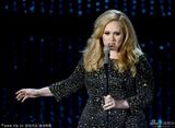 组图：奥斯卡颁奖礼现场-阿黛尔深情献唱