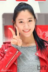 组图：韩星Clara清纯亮相活动 露蛮腰显性感