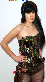 幻灯：好莱坞女星万圣节礼服 女仆护士应有尽有