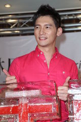 组图：林凡首办售票演唱会 温升豪李沛旭现身力挺