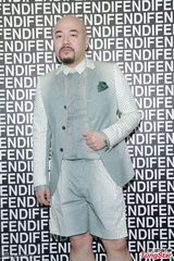 组图：徐濠萦透露爱女心情 何超仪拒谈艺人饭局