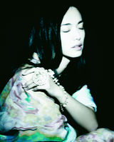 组图：姚晨登封面从容淡定 只想做有担当的女人