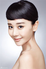 组图：海陆裸妆写真简单清新大气风范