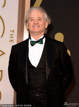 组图：老演员比尔-莫瑞亮相 风骚绿领结