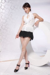 幻灯图：陈紫函全新写真秀美腿 成电视剧吸金达人