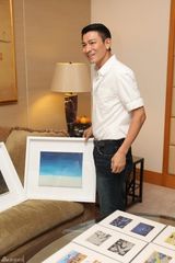 组图：刘德华最新国粤语专辑 以插画递送祝福