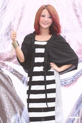 组图：“神木与瞳”黄美珍单飞发片