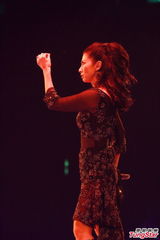 组图：叶倩文一家三口合唱 林青霞素颜到场欣赏