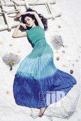 组图：杨幂清新海洋风写真唯美动人
