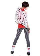 组图：夕又米街拍秀波点蝙蝠袖雪纺衫