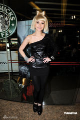 幻灯图集：阿Sa(蔡卓妍)办27岁生日派对 阿娇亮相抢风头