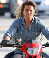 幻灯图集：克鲁斯和迪亚兹拍广告 换衣赤裸上身